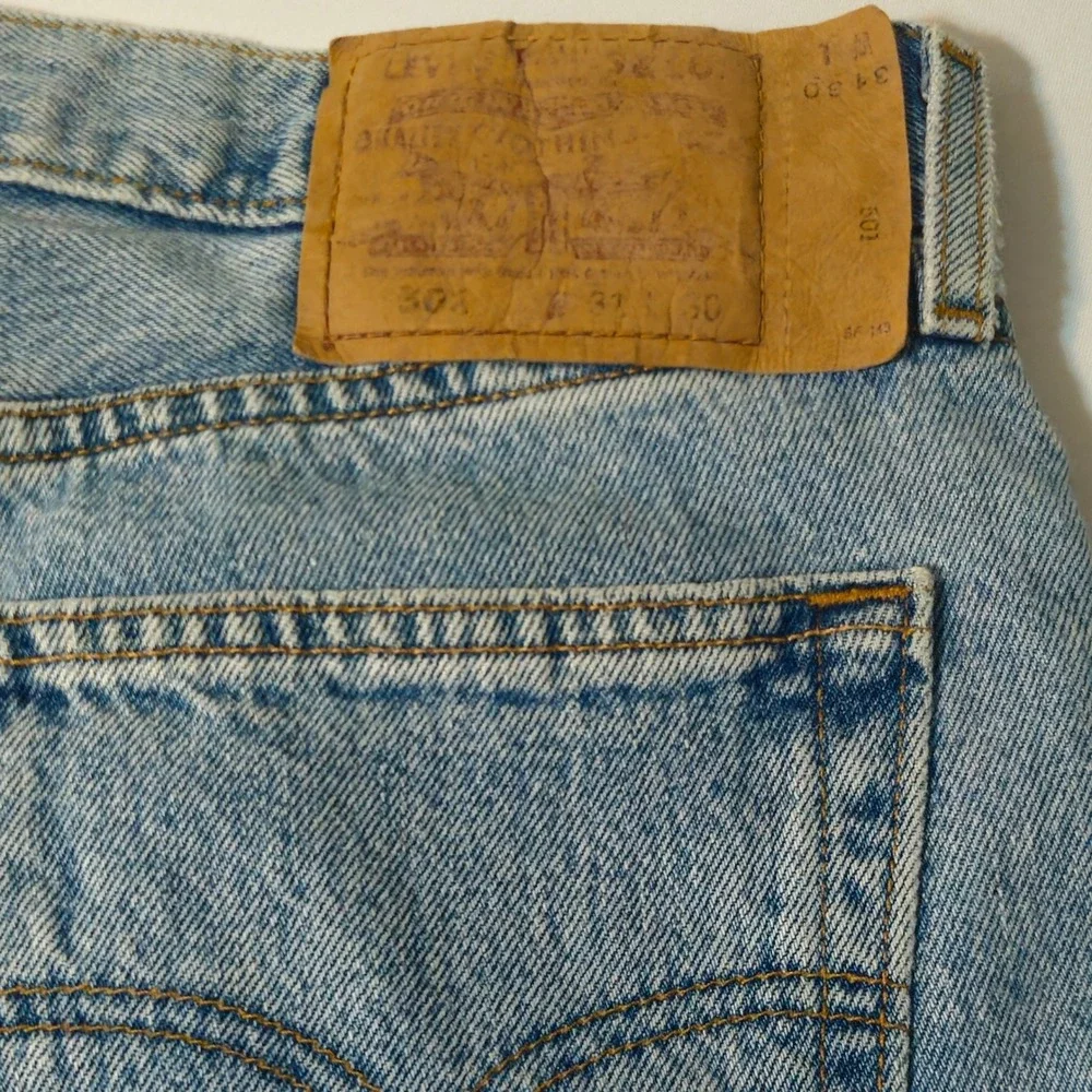VTG 90s Levi's 501 Shorts Mens 30 Blue fringe Denim Cut Off Button Fly‎ Raw Hem